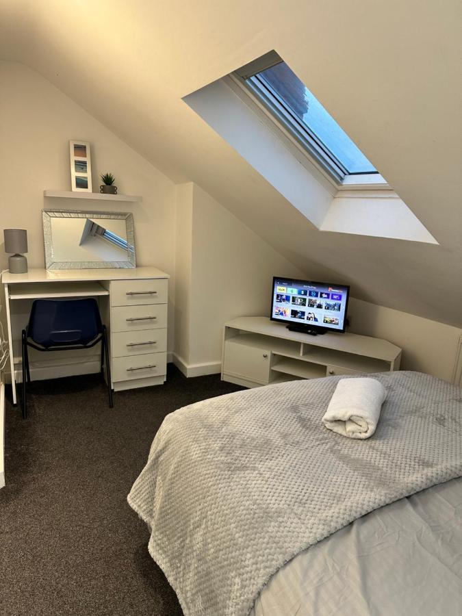 Lovely Town House Room 5 Coventry Exterior foto