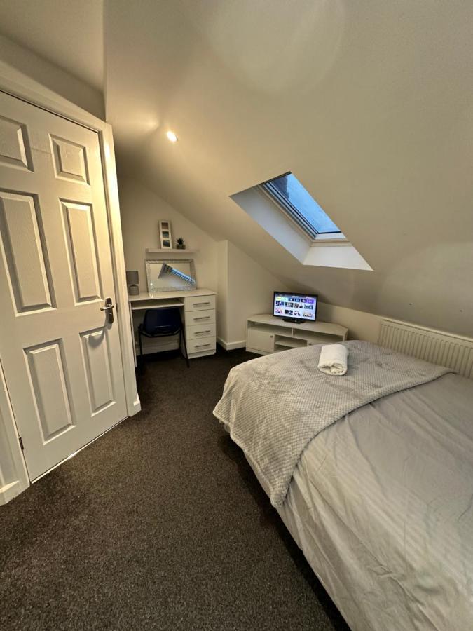 Lovely Town House Room 5 Coventry Exterior foto